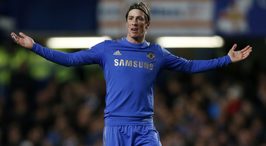 Fernando Torres appeals to the referee