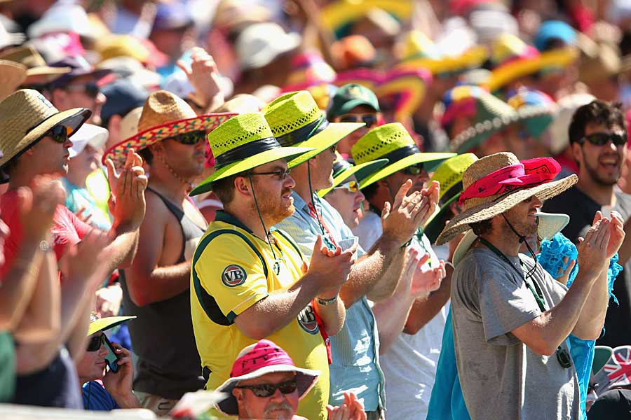 Michael Hussey received a standing ovation from the SCG crowd