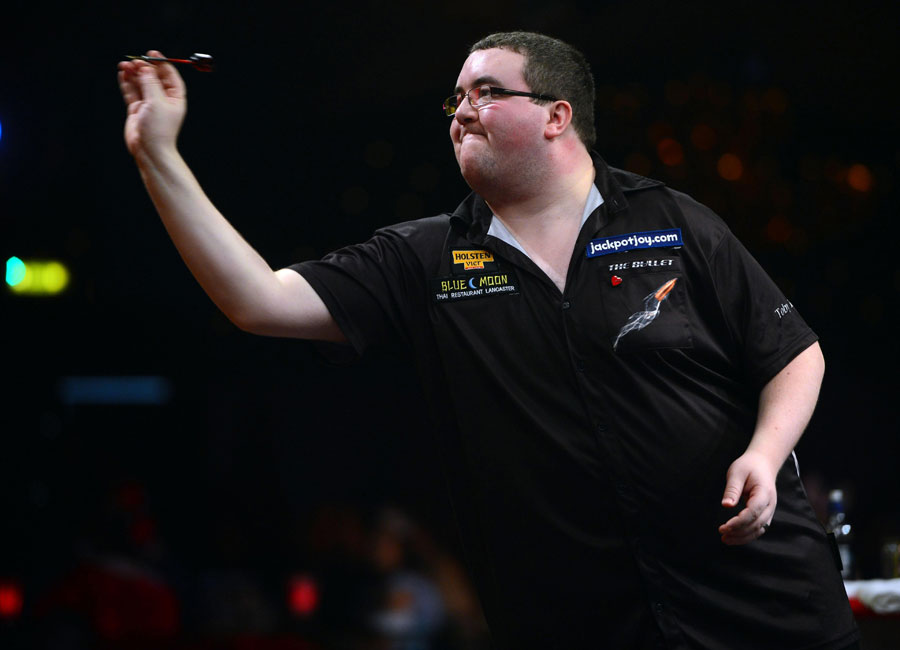 Stephen Bunting in action during the BDO World Professional Darts Championships