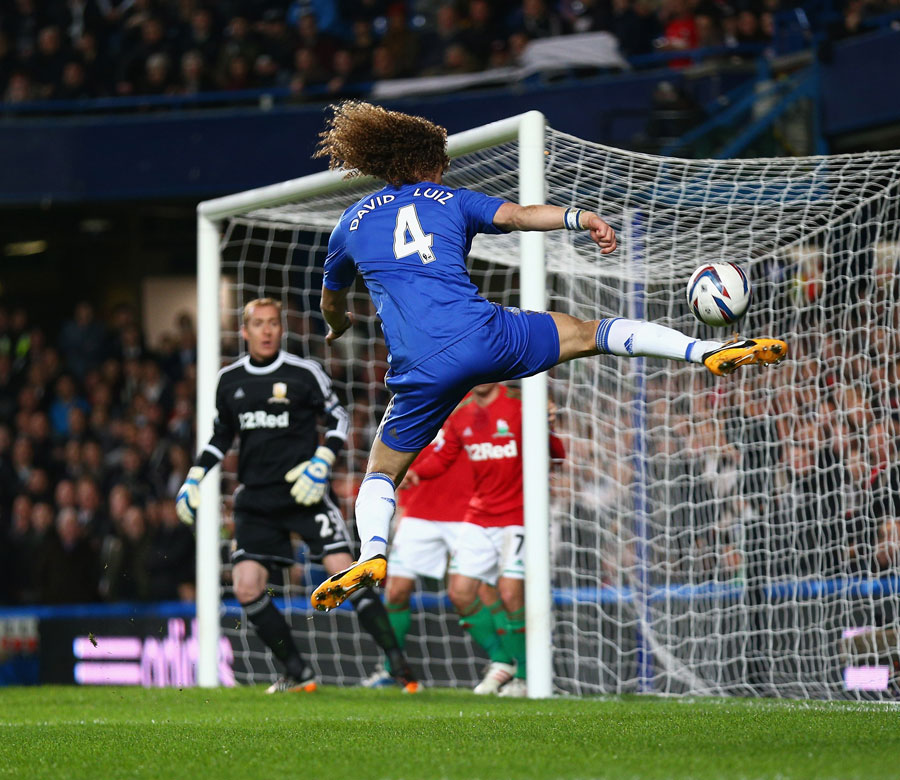David Luiz controls the ball
