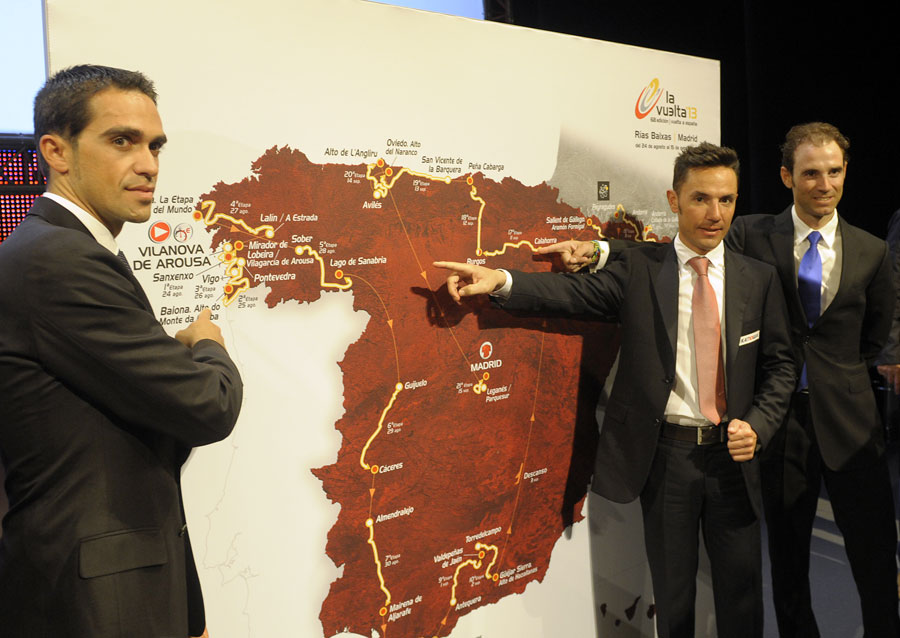 Alberto Contador, Joaquin Rodriguez and Alejandro Valverde pose with the route map