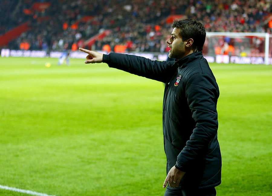 Mauricio Pochettino issues instructions from the touchline