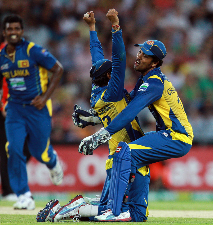 Sri Lanka celebrate after Shaun Marsh was run out by Tillakaratne Dilshan