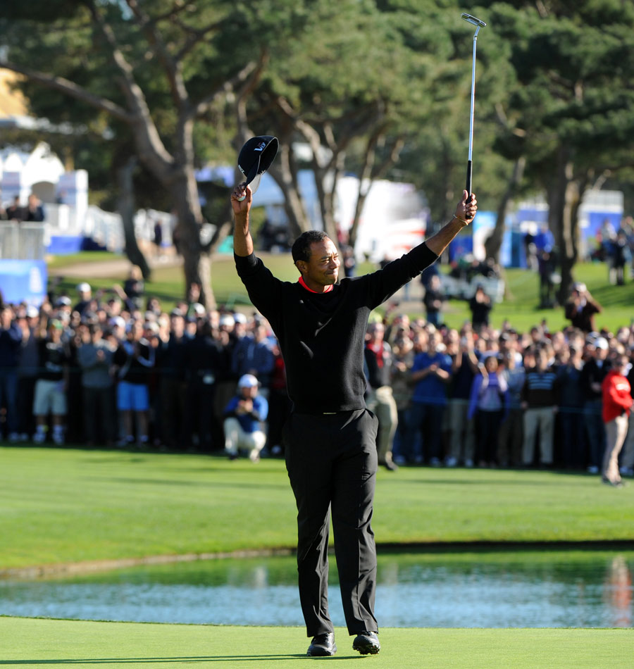 Tiger Woods celebrates victory