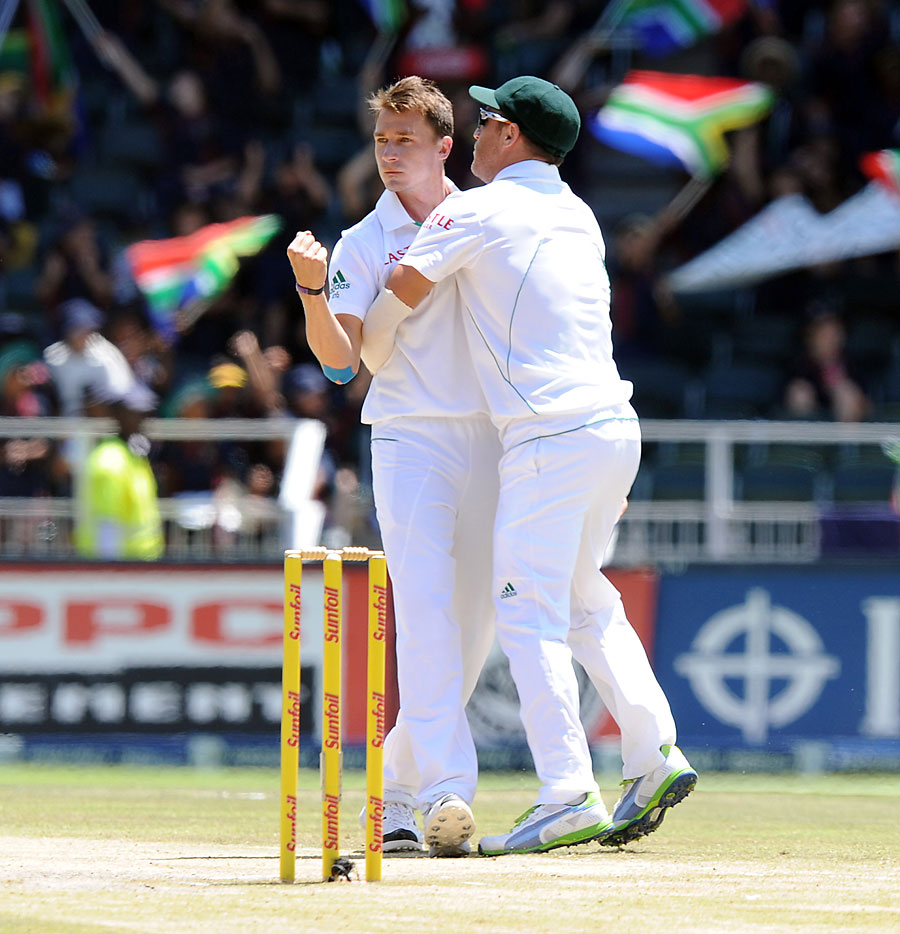 Dale Steyn made inroads with the second new ball