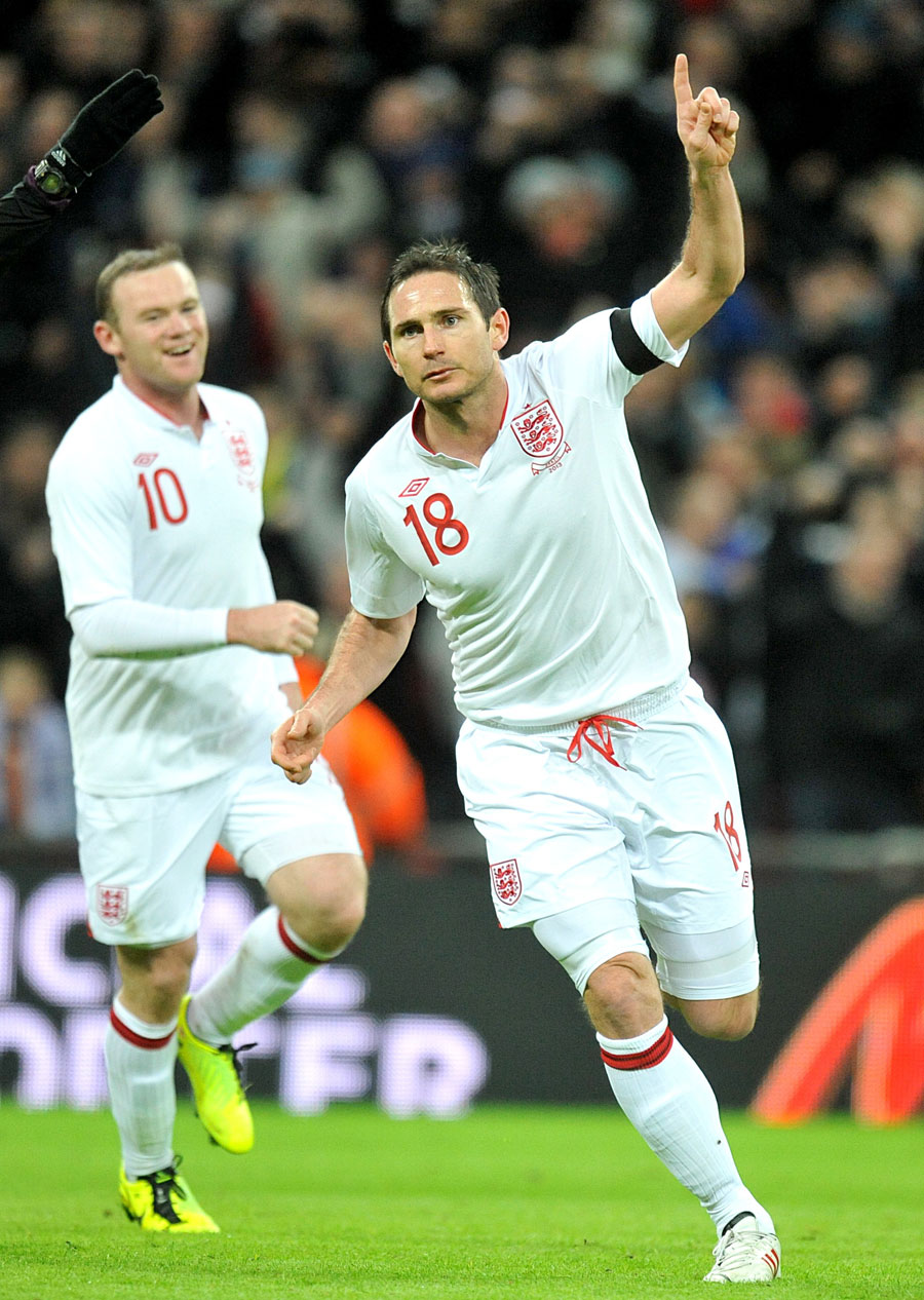 Frank Lampard celebrates scoring from the edge of the box