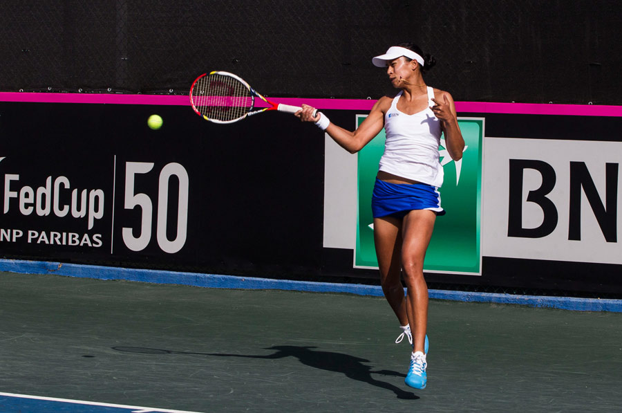 Anne Keothavong blasts a forehand