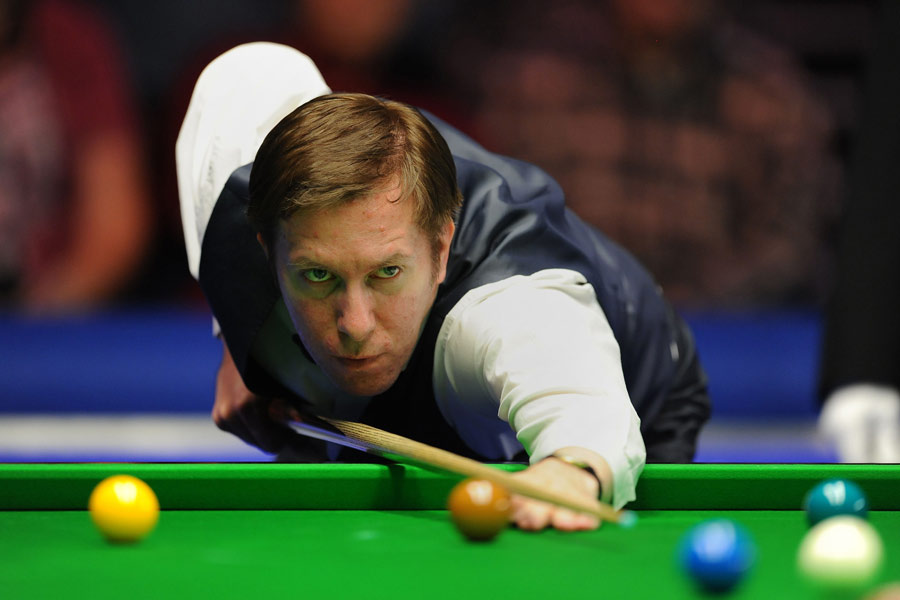 Dominic Dale lines up a pot