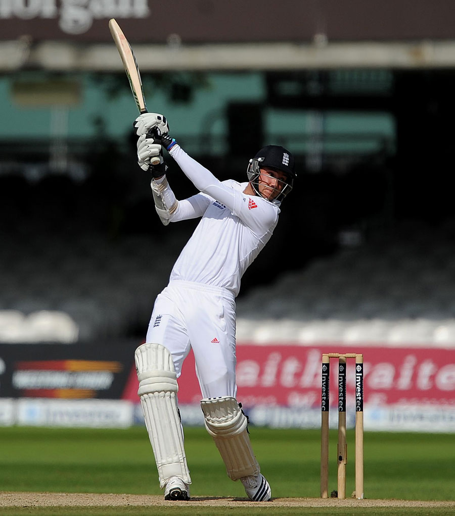 Stuart Broad produced a lively innings of 37 from 42 balls