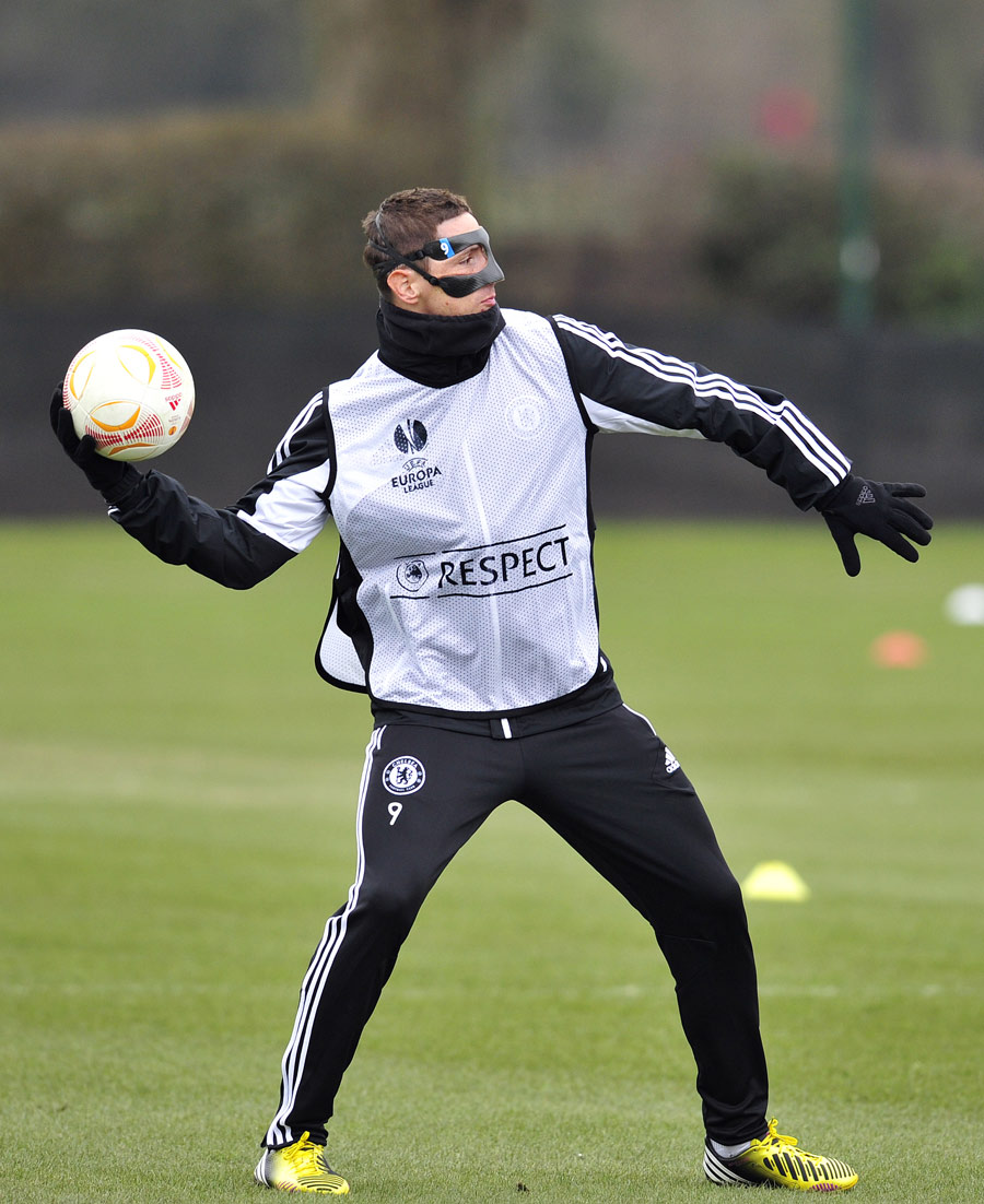 Fernando Torres winds up in Chelsea training