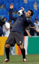 Deco juggles the ball in Portugal training