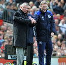 Sir Alex Ferguson and David Moyes laugh with the fourth official