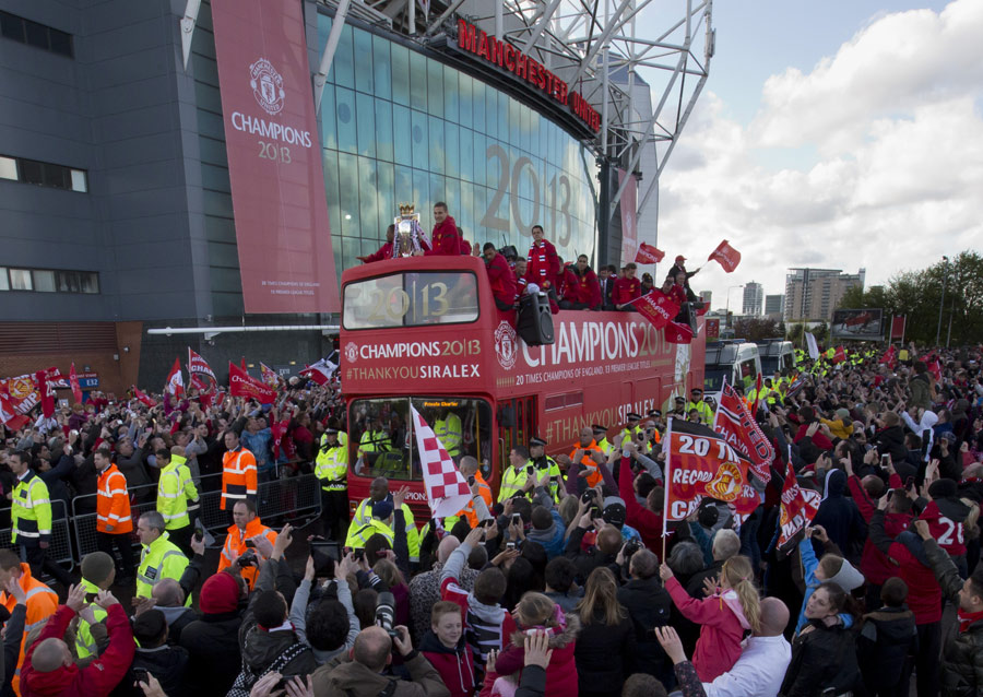Manchester United players embark on their victory parade