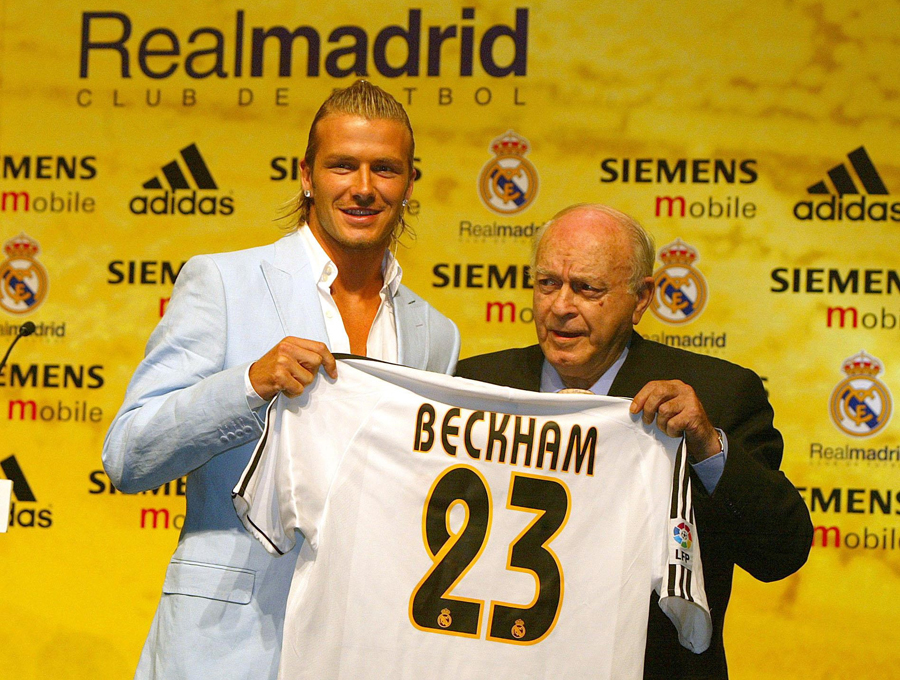 David Beckham signs for Real Madrid