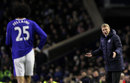 Everton manager David Moyes gives instructions to Marouane Fellaini