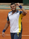 Jo-Wilfried Tsonga clenches his fist