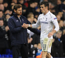 Gareth Bale shakes hands with Andre Villas-Boas