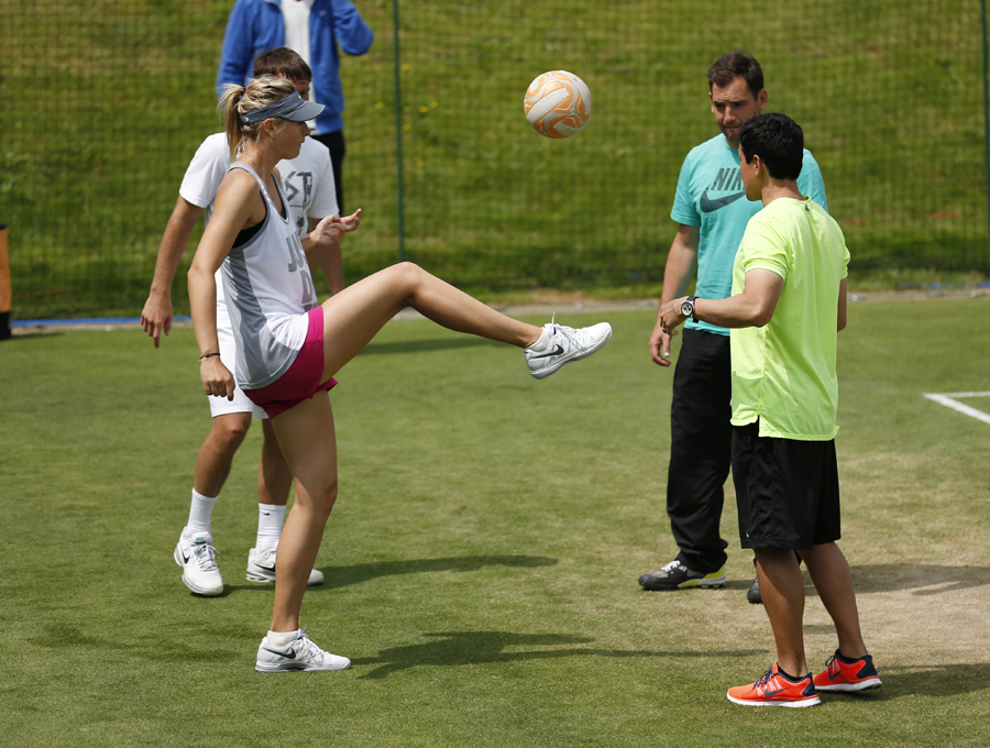 Maria Sharapova enjoys practice