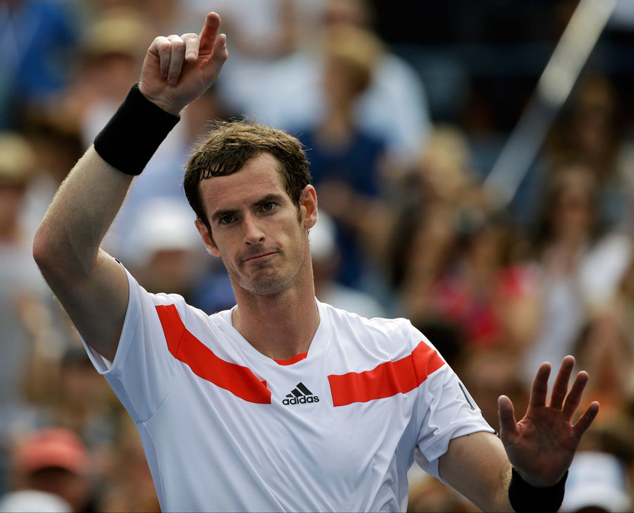 Andy Murray takes the plaudits after his win