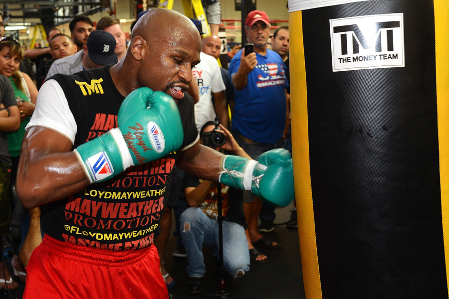 Floyd Mayweather Jr works on the punch bag ahead of his bout with Saul Alvarez