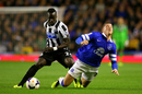 Ross Barkley is tackled by Cheick Tiote