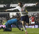 Gareth Bale scores Tottenham's second goal