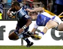 Joe Rokocoko scores a try under pressure from James O'Connor