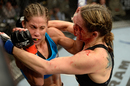 Alexis Davis punches Liz Carmouche