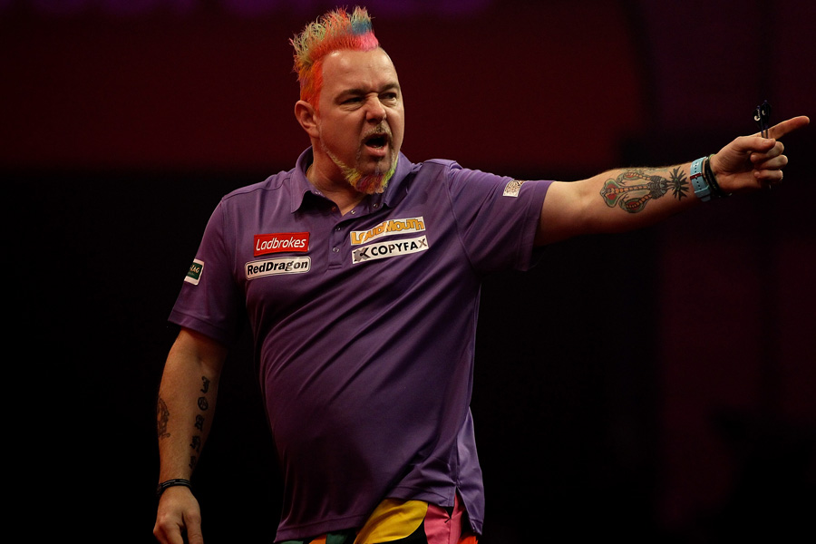 Peter Wright produced a stunning performance against Simon Whitlock
