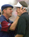 Payne Stewart embraces Phil Mickelson after sinking the winning putt