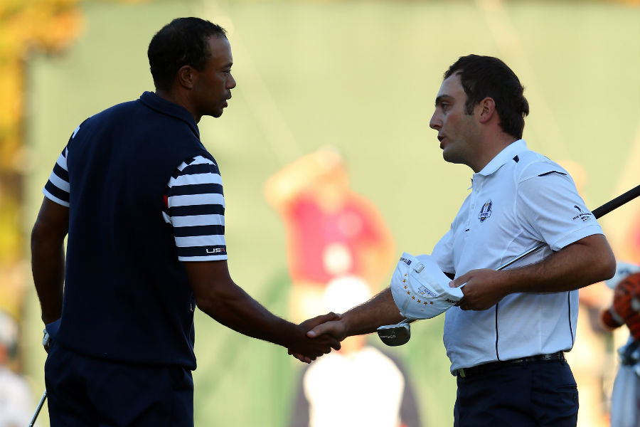 Tiger Woods and Francesco Molinari shake hands