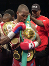 Bernard Hopkins unifies the middleweight division by beating Felix Trinidad