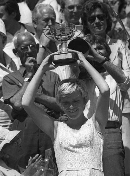 Sue Barker shows off her trophy