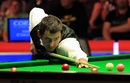 Ronnie O'Sullivan lines up a simple pink against Ben Woolaston