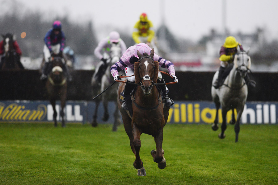 Silviniaco Conti races clear to give Paul Nicholls a record ninth King George VI Chase win